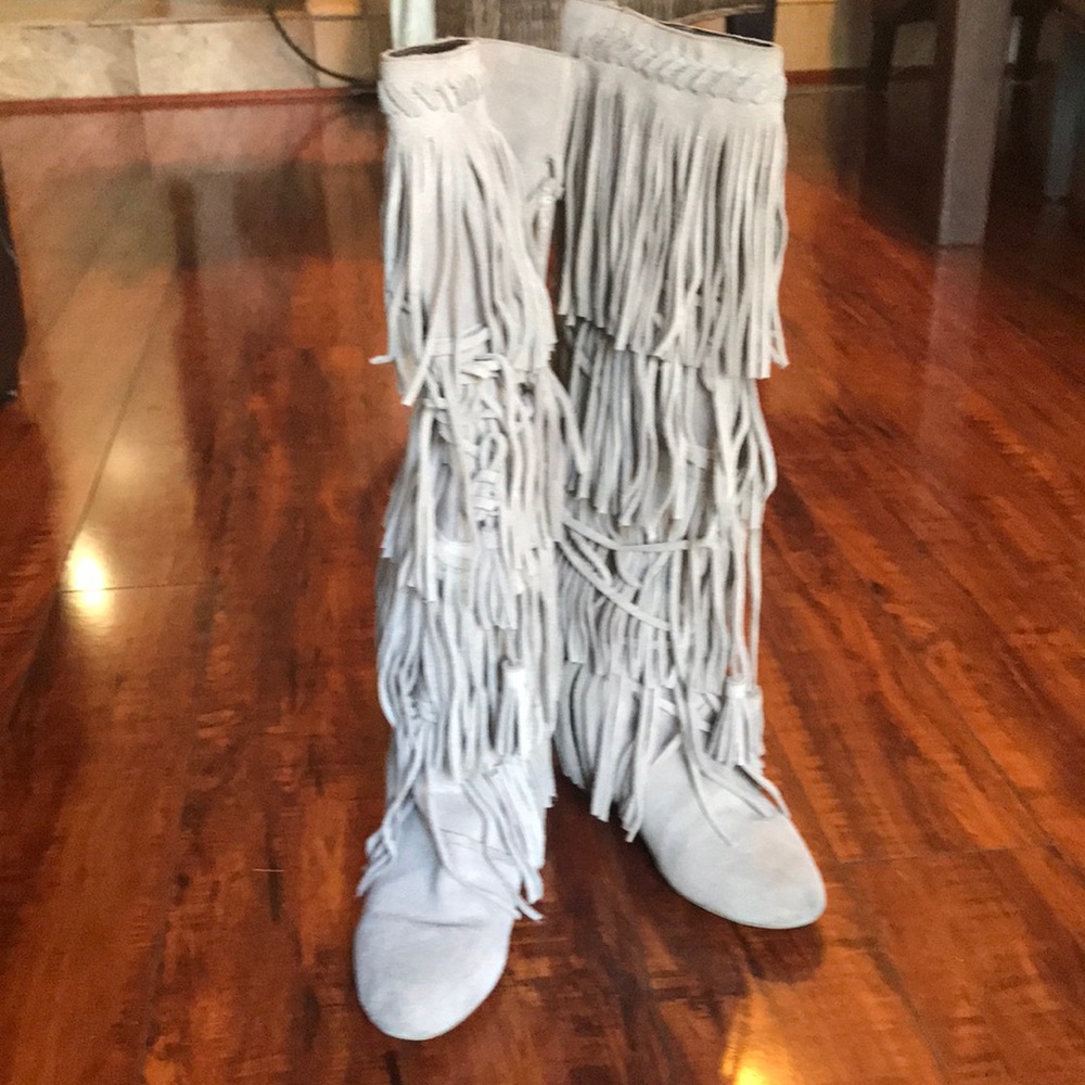 Suede fringed boots
